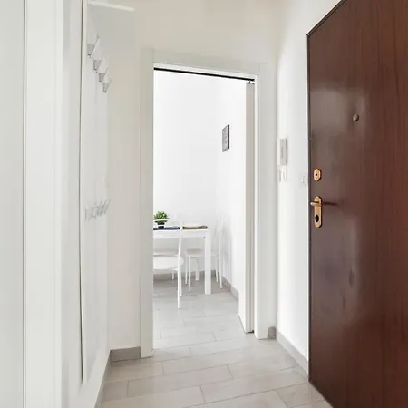 Piazza Tripoli Bright Apartment Milan Exterior photo