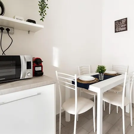 Piazza Tripoli Bright Apartment Milan Exterior photo